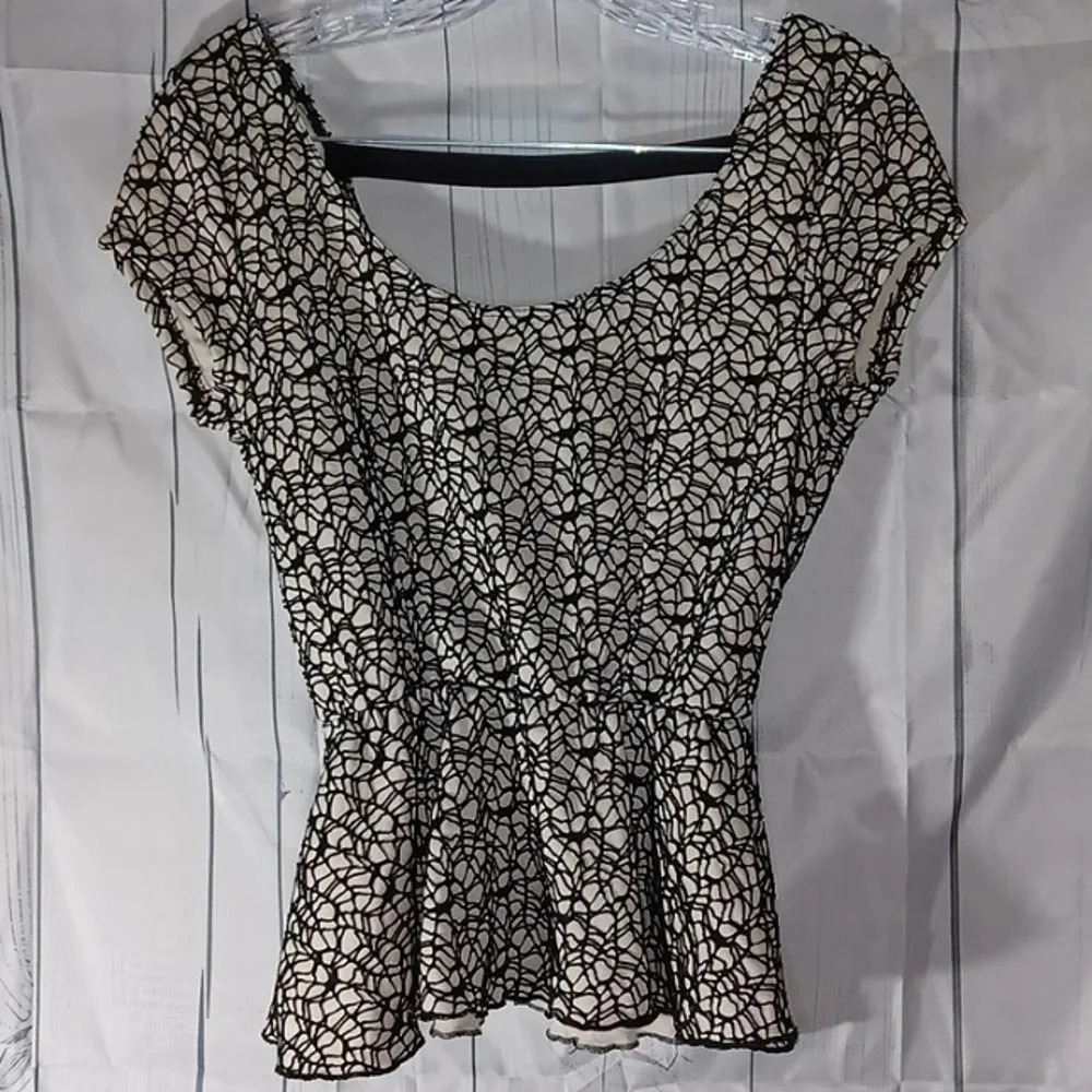 Charlotte Russe sleeveless y2k shirt with bow on the back